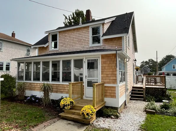 5 Fern Ave, Wareham, MA 02571