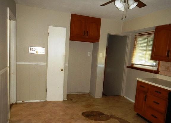 4th image of 1045 Rogers Ln