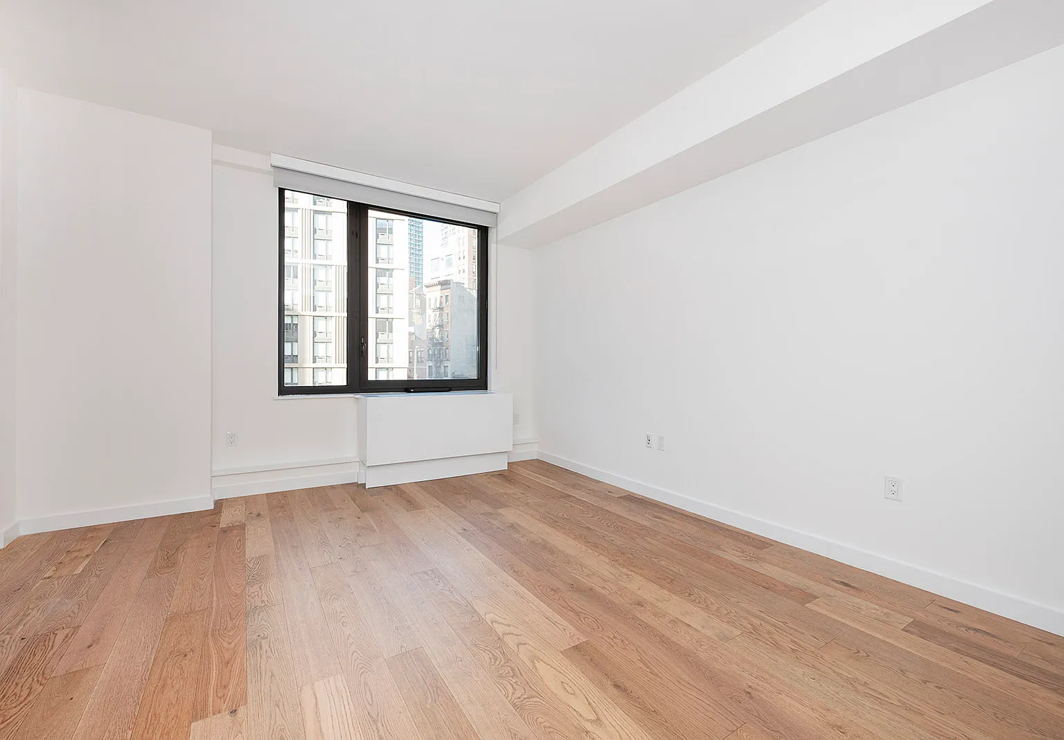 411 West 35th Street — Photo 4