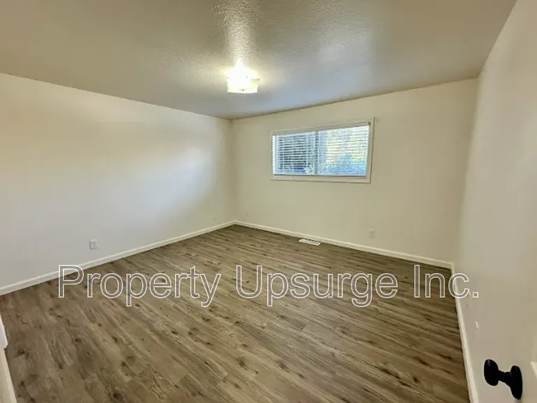 1063 Del Sol Pl #B — Photo 10