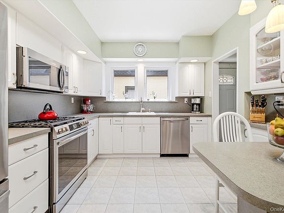 5th image of 75 Wagg Avenue