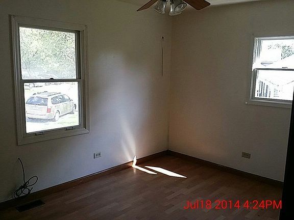 4th image of 22146 Windsor Ct