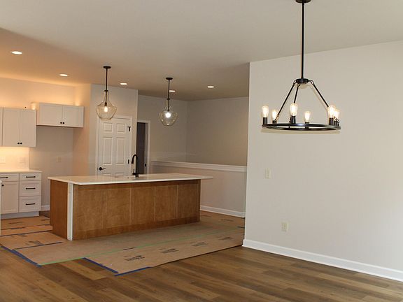 3rd image of 281 Four Seasons Ln Unit 29