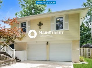 813 N Apache Dr, Independence, MO 64056