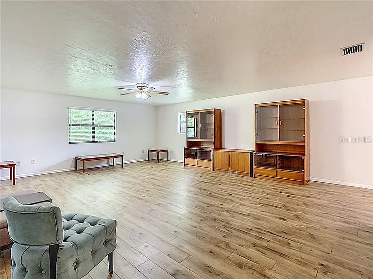 4476 Fairview Ave — Photo 5
