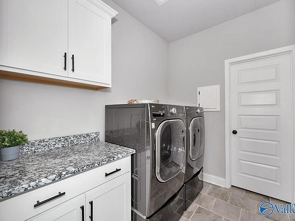 5th image of 110 Kinslee Leann Ct