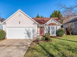 8727 Treyburn Dr, Charlotte, NC 28216