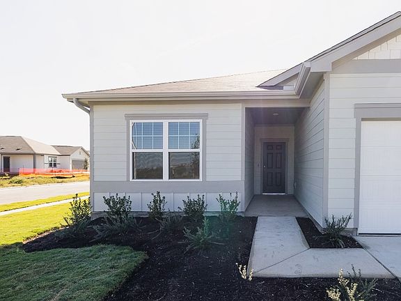 3rd image of 1524 Morris Loop #1524