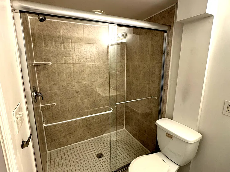 1328 N 6th St #2F — Photo 12