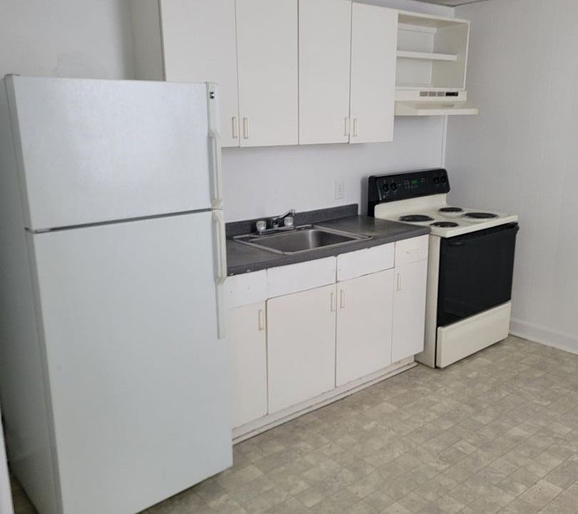 1st image of 246 N Locust St Unit 1