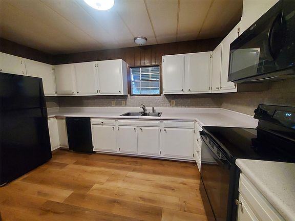5th image of 18379 Thomas St
