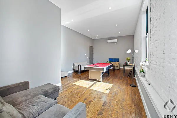 Rented by ERNY LLC | media 11