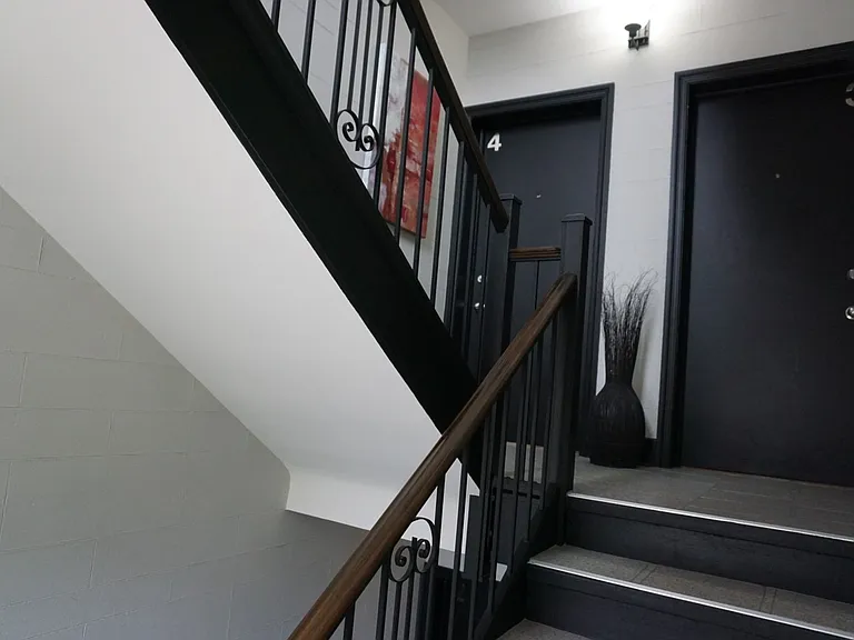 261 5th Ave #1 — Photo 2