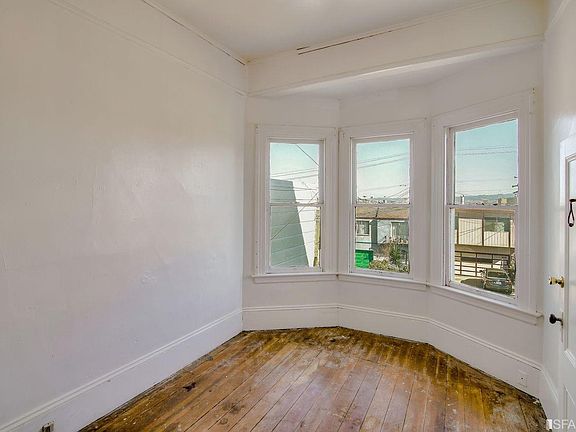 4th image of 2069 Quesada Ave