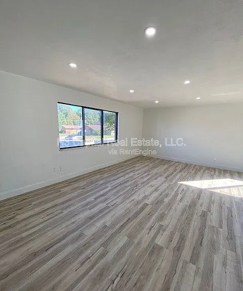 11-17 Kensington Heights — Photo 19