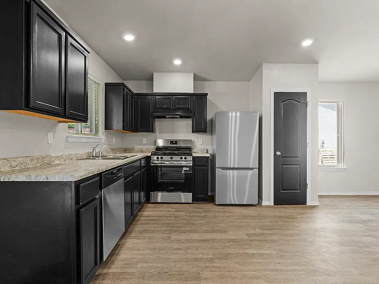 14333 Paraiso Dr — Photo 10