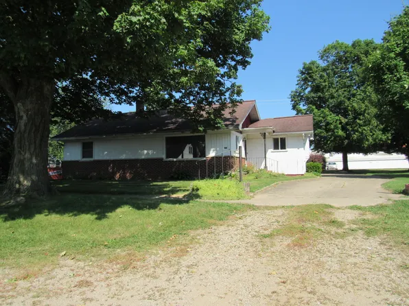 223 S Saint Joseph St, Colon, MI 49040