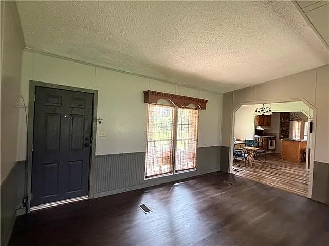 3 bed, 2.0 bath, 1564 sqft, $1,500 — Photo 4