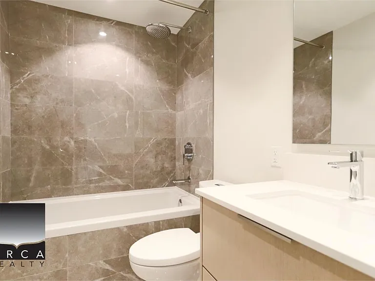 128 W 15th St #303 — Photo 17