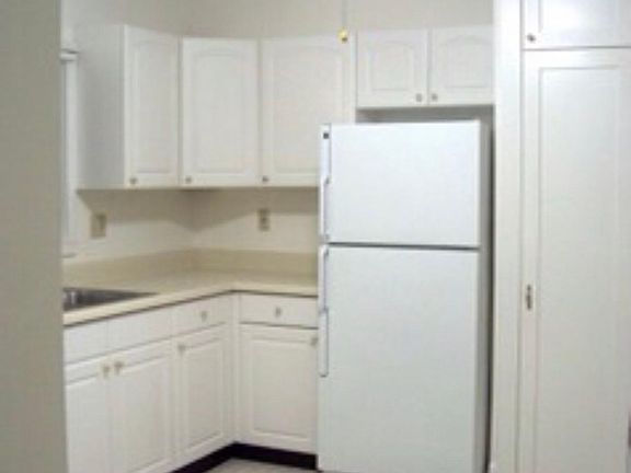 2nd image of 6 Doran Ave #2