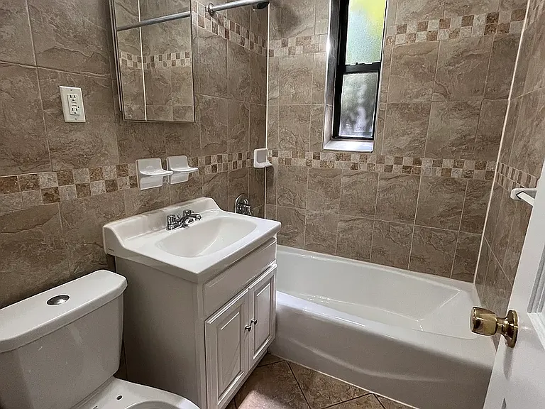 31-77 33rd St #3A — Photo 8