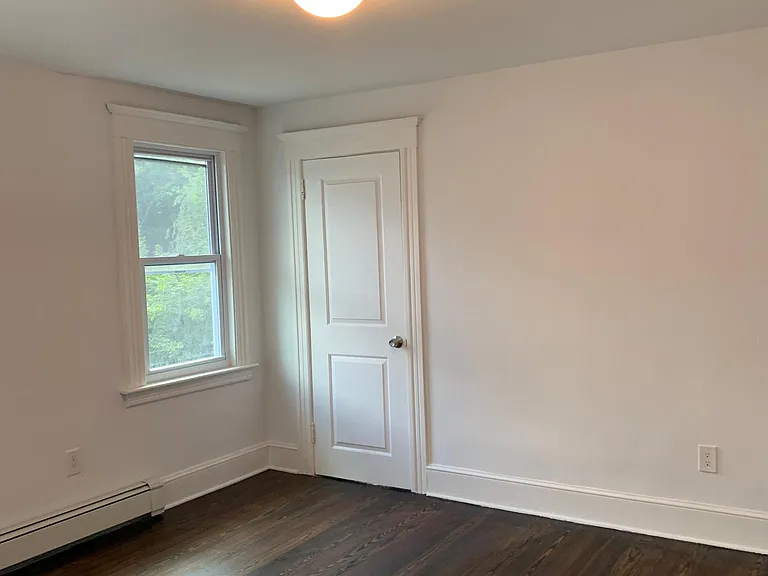 181 Grove St #2 — Photo 5