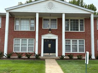 604 Thunderbird Ct APT H, Chesterfield, MO 63017