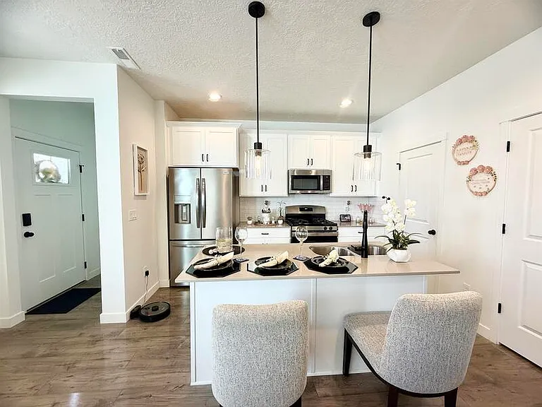 6686 W Leander Dr #W — Photo 1
