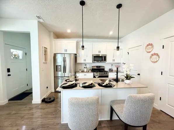 6686 W Leander Dr, South Jordan, UT 84009