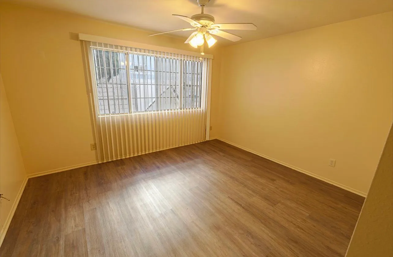 3 bed, 900 sqft, $2,950 — Photo 4