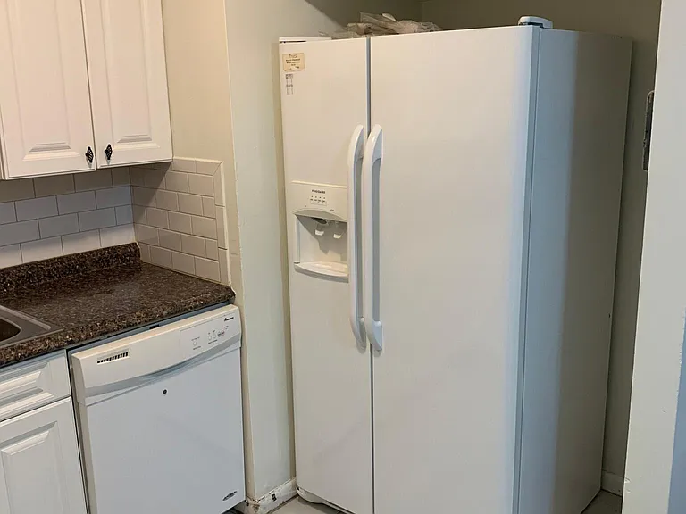 10 Scottfield Rd #B3 — Photo 14