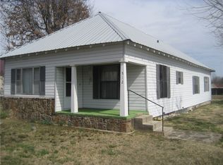 512 S West Ave, Lincoln, AR 72744