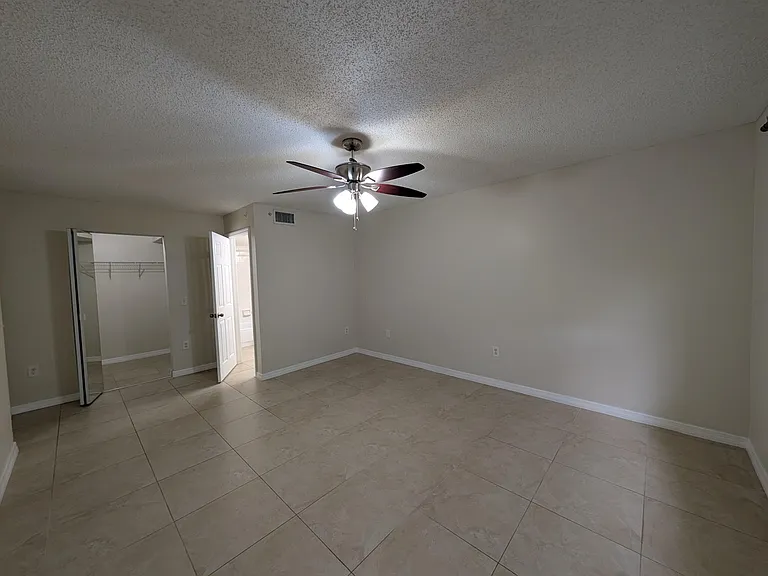 5011 Wiles Rd #208 — Photo 7