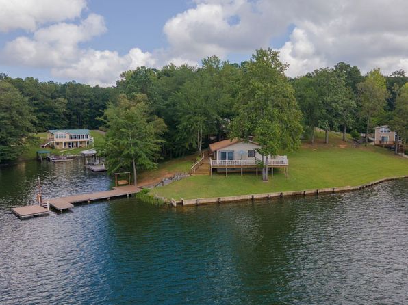 736 Wisteria Ln