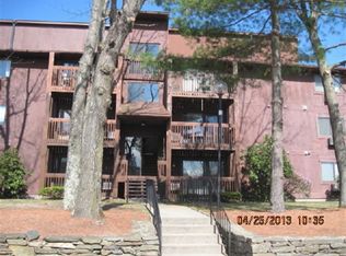 340 Sunderland Rd UNIT 26, Worcester, MA 01604