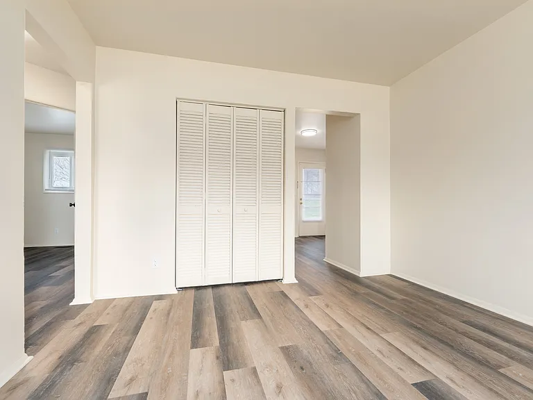 1921 SW E St #1921 — Photo 4