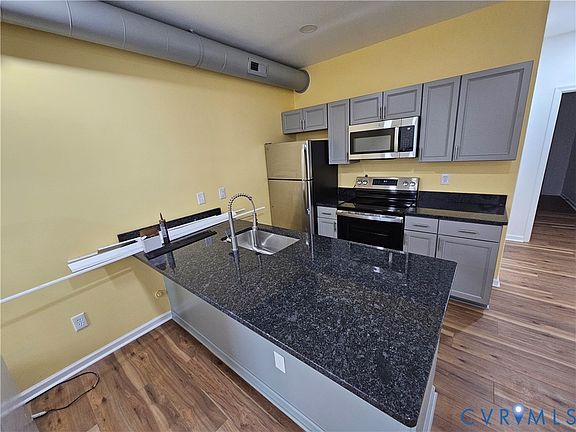 4th image of 1810 Stockton St #A