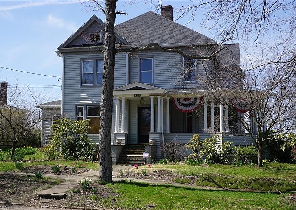 1st image of 523 3rd St NE