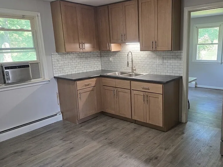 2015 Corbin Ave #5 — Photo 6