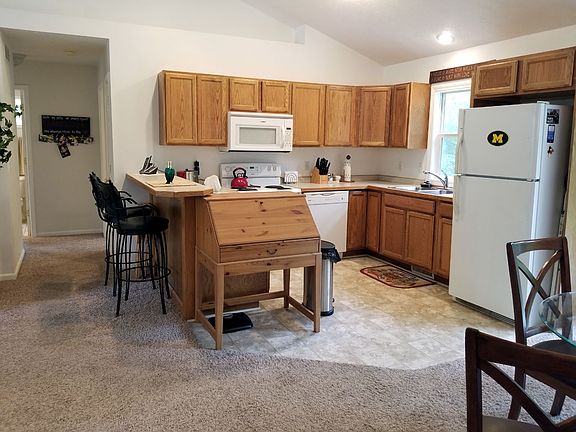 5th image of 1782 Fairways Dr NE
