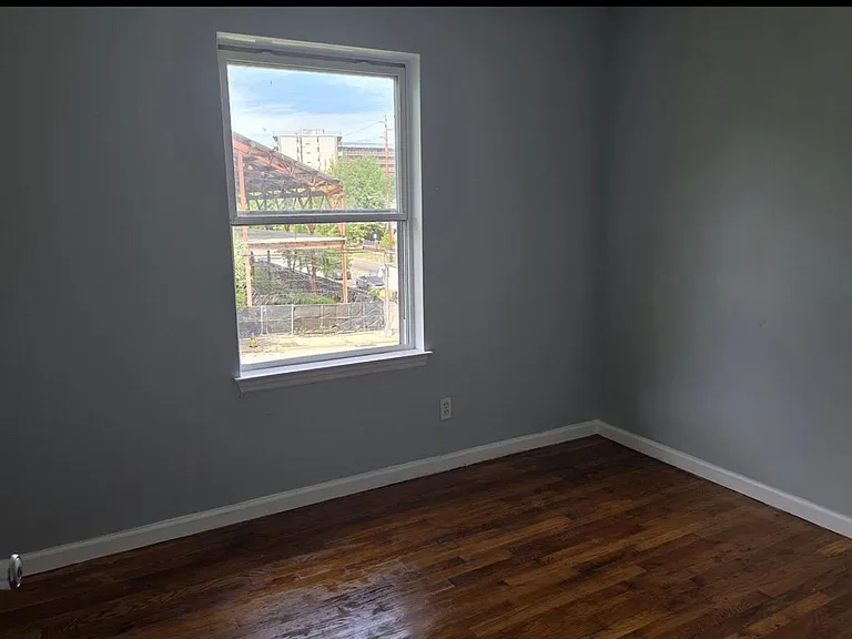 565 Bergen St #2 — Photo 8