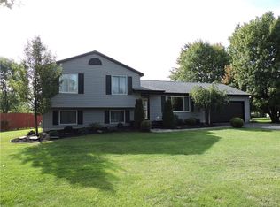 4536 Beach Ridge Rd, Lockport, NY 14094