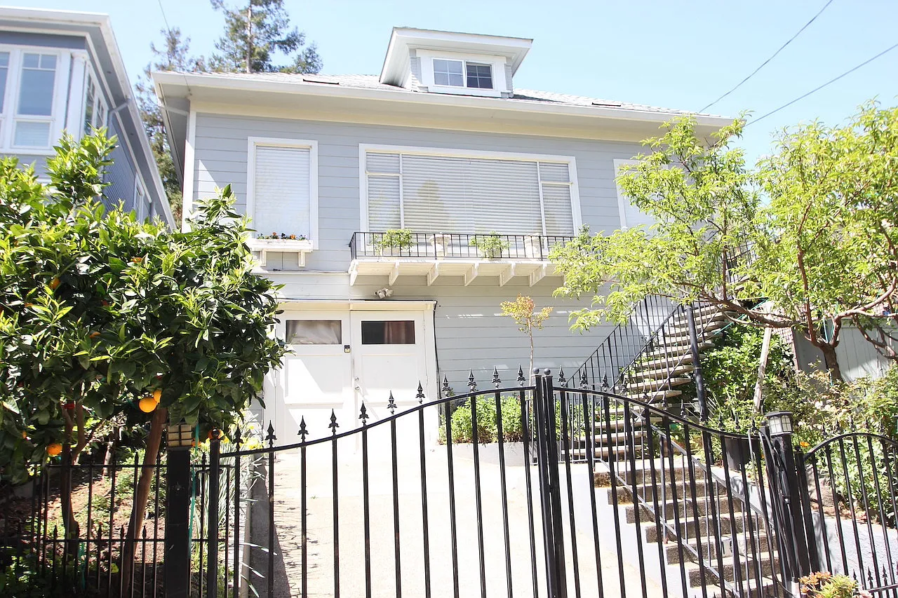 10 Walnut Ave photo 1