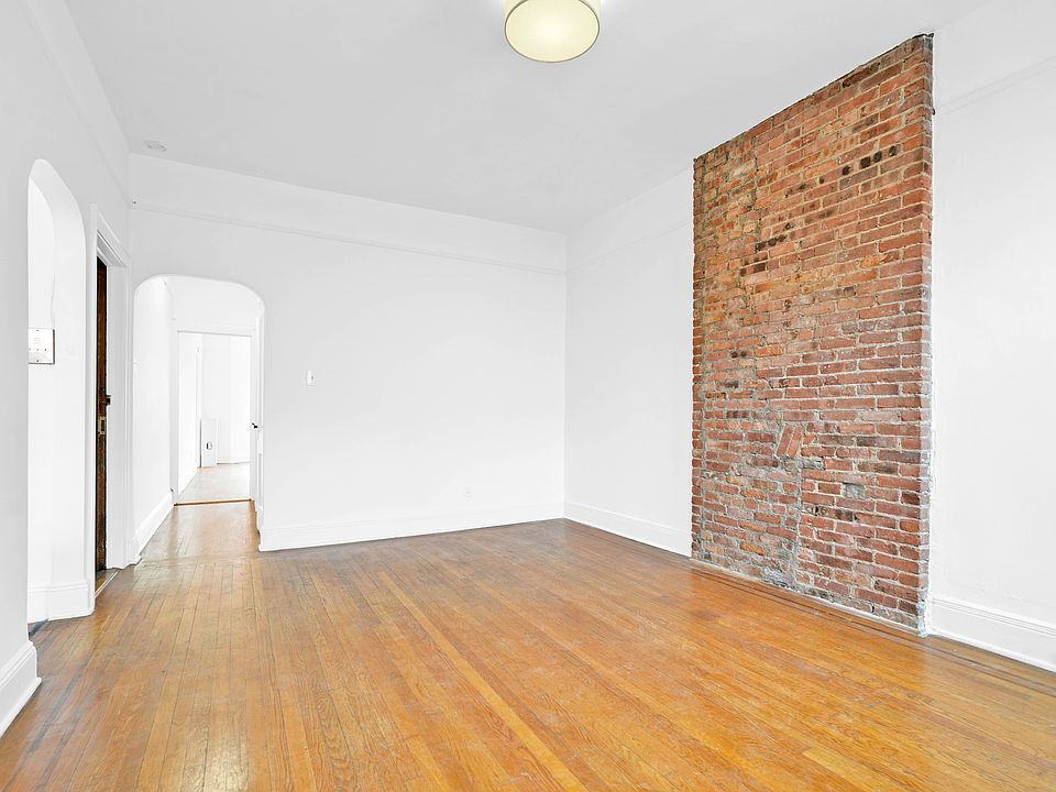 1st image of 214 8th Ave #2