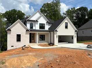 4662 Orchard Grove Dr, Clemmons, NC 27012