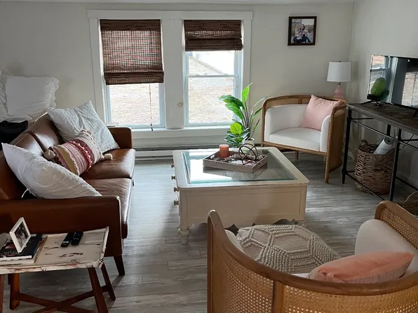 (undisclosed Address), Kingston, MA 02364