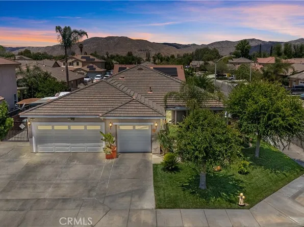 254 Percheron Ct, San Jacinto, CA 92582
