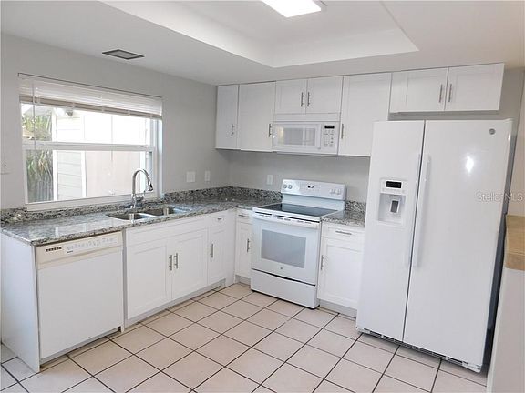 3rd image of 14651 Pine Glen Cir