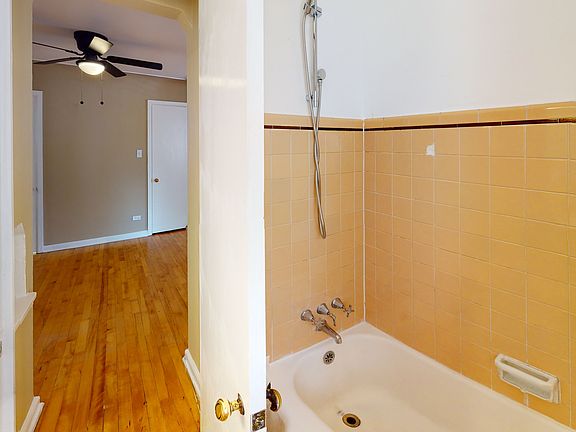 2nd image of 1375 N Pearl St APT 5