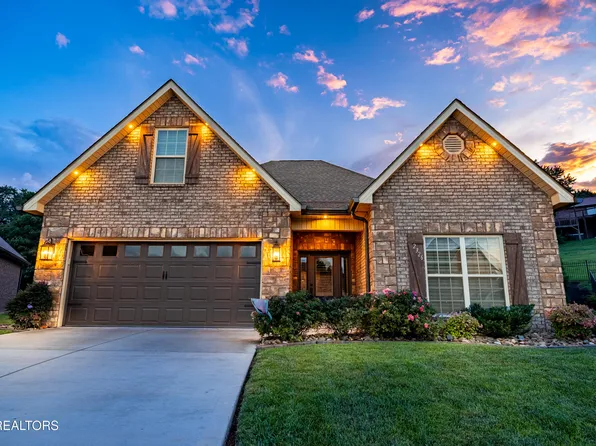2326 Torrey Pines Dr, Maryville, TN 37801